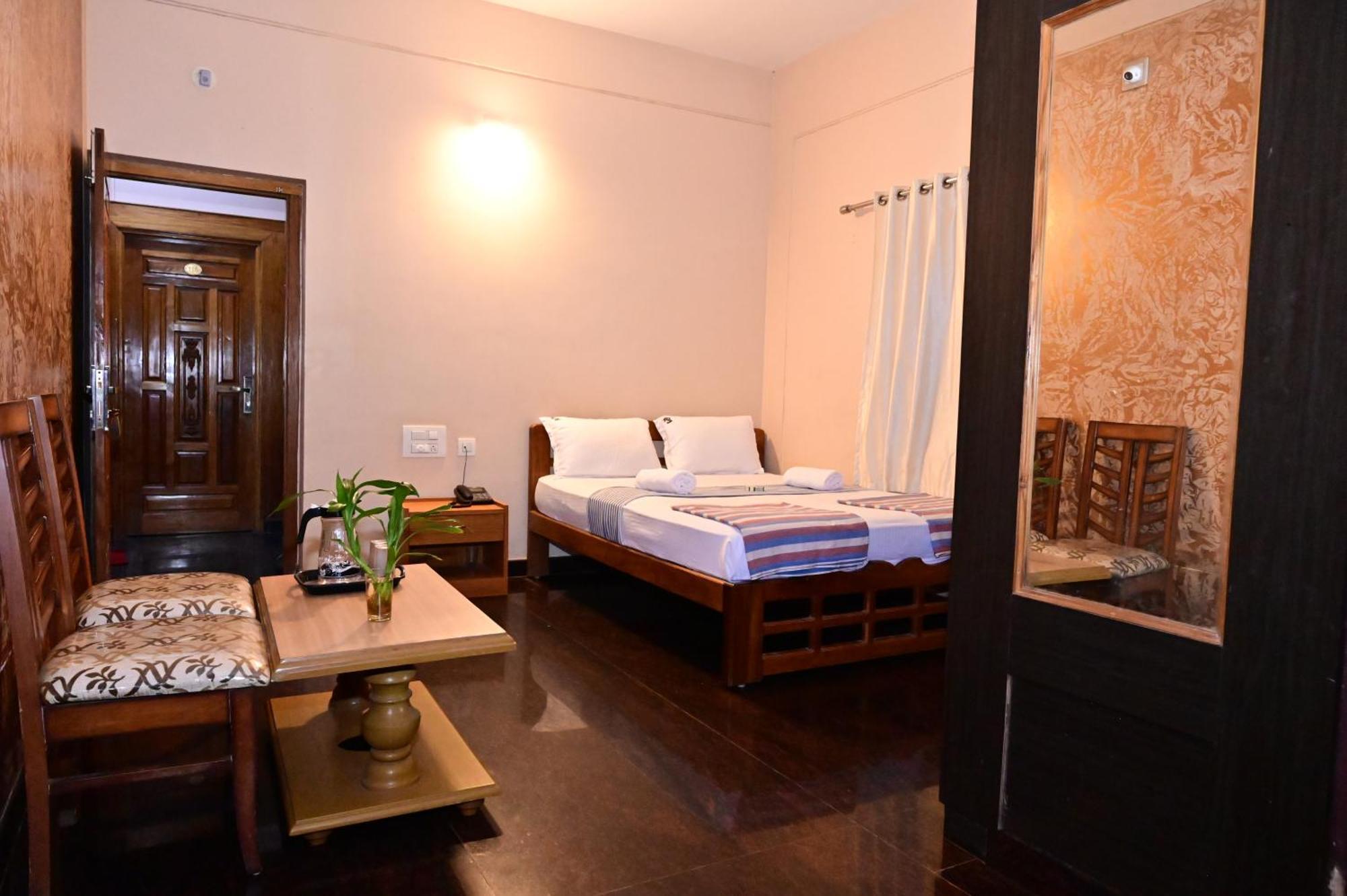 Jaya Paradise Mavalli Exterior photo
